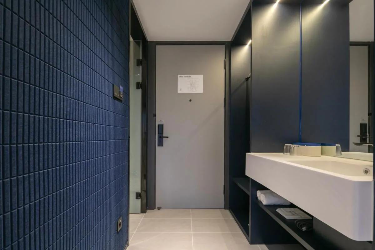 Image 2 of Atour Light Hotel Wuhan Wanxiang City Xinhua Road