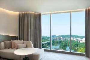 Image 6 of Crowne Plaza Wuhan Optics Valley, an IHG Hotel