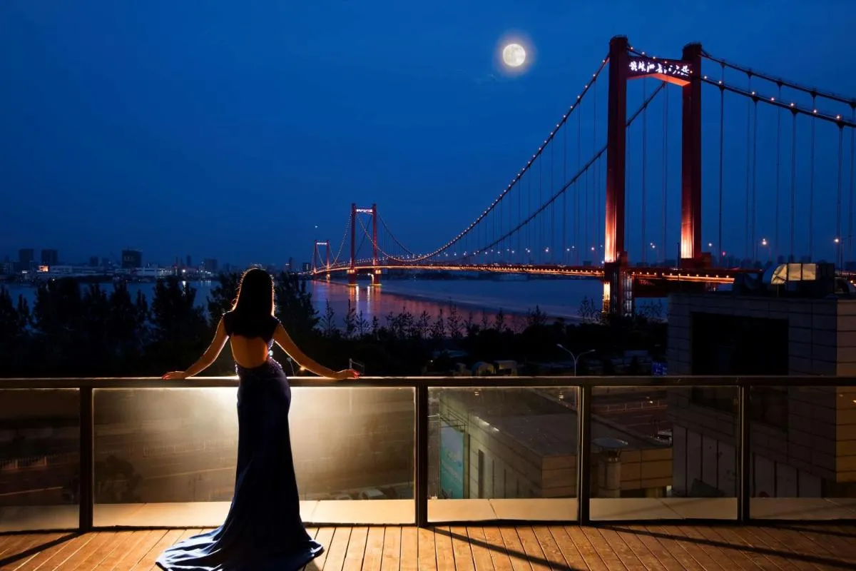 Image 6 of Hilton Wuhan Yangtze Riverside