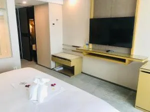 Image 3 of Holiday Inn Wuhan Riverside, an IHG Hotel