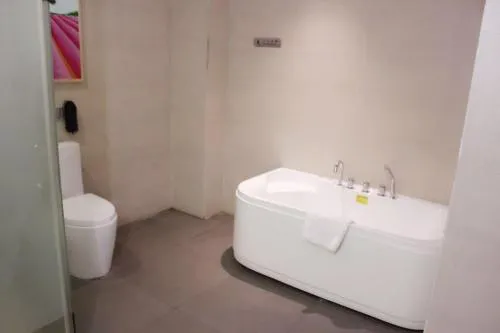 Image 1 of Lavande Hotel Wuhan Nanhu Walmart Store