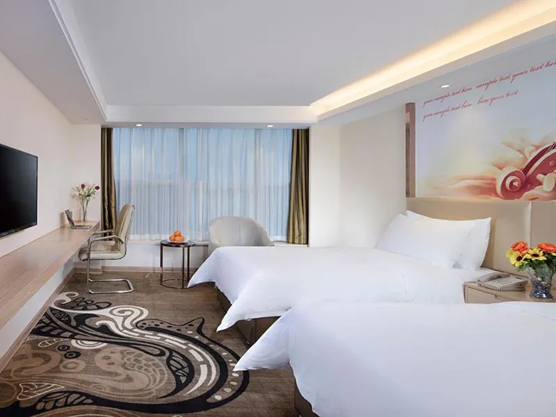 Image 1 of Vienna Hotel (East Plaza of WuHan High-Speed Railway Station)