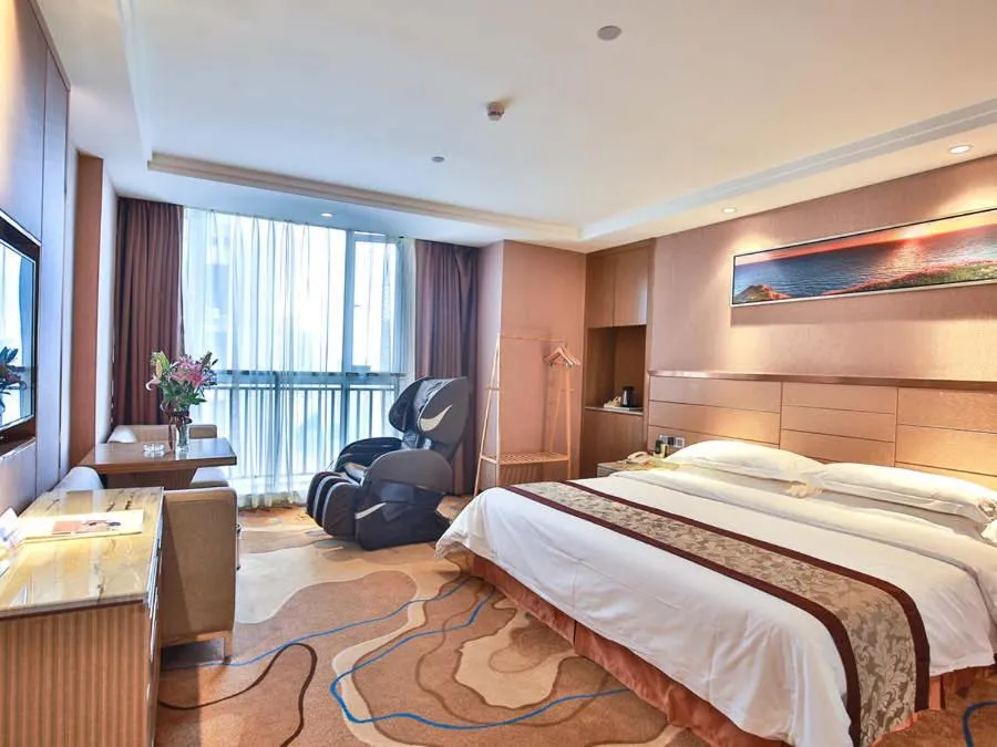 Image 1 of Vienna International Hotel Huhan Jiedaokou