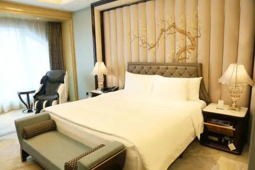 Image 2 of Wanda Reign Wuhan
