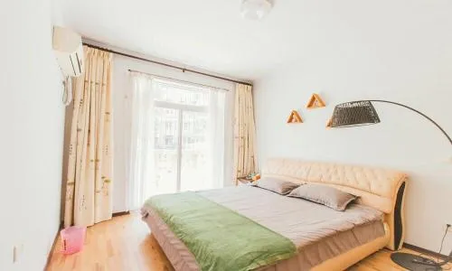 Image 1 of Wuhan Wuchang·Chuhe Han Street· Locals Apartment 00004640
